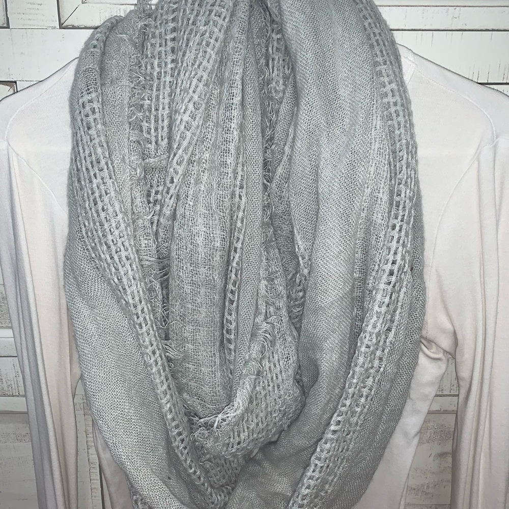 Women’s infinity scarf